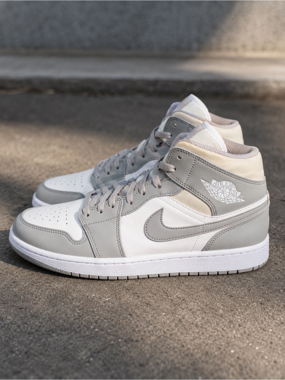 NIKE AIR JORDAN 1 Mid College Grey Light Bone Mens 11 High Top Sneakers